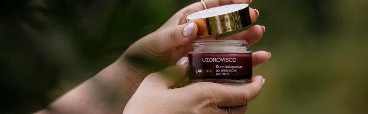 Piękno rozkwita w ogrodzie - nowe linie UZDROVISCO dla sk&oacute;ry dojrzałej